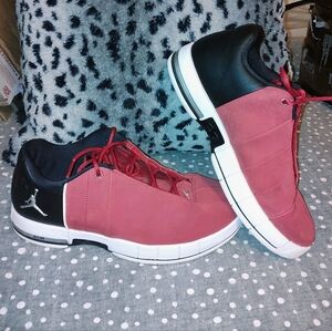 Team Elite Jordan Men's Red and Black Athletic Sneakers Size 8